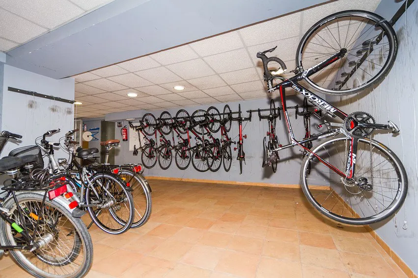 Almacén bicicletas Eix Alcudia Hotel