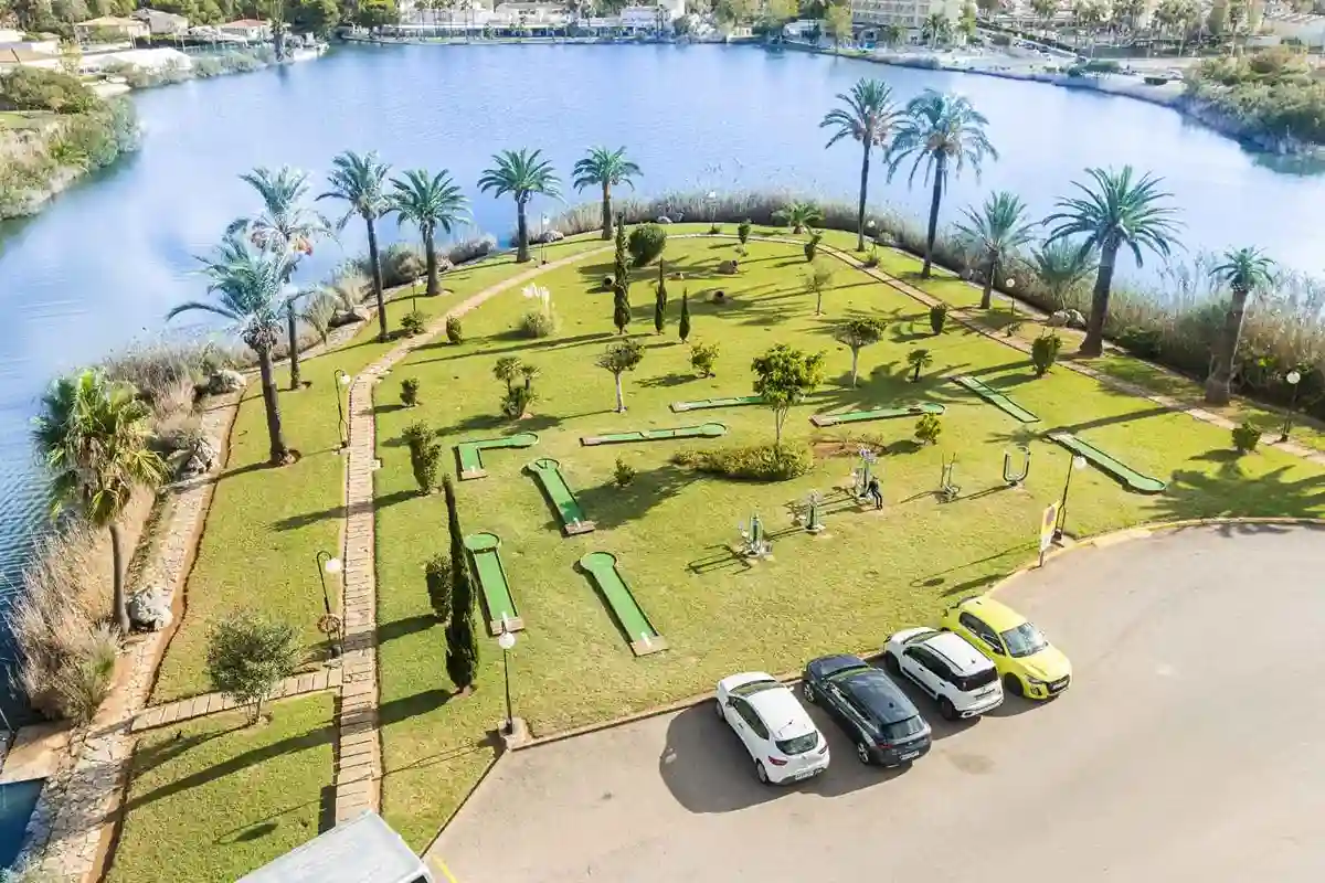 Aparcamiento Eix Lagotel Holiday Resort