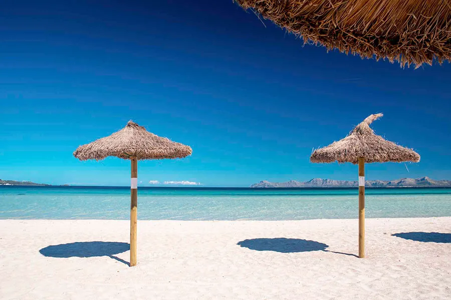 Sombrillas Playa de Muro Mallorca