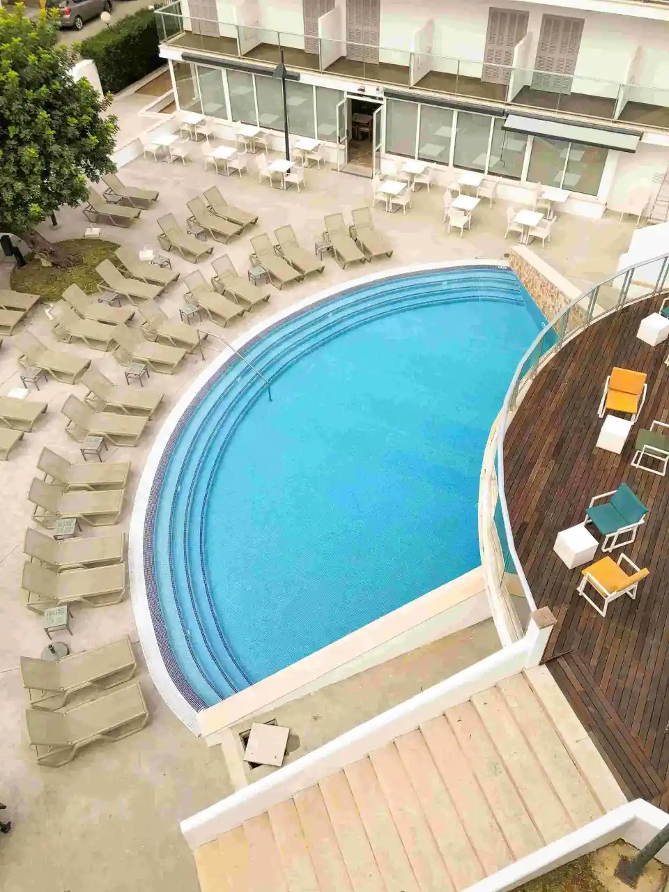 Piscina semicircular Eix Alcudia Hotel