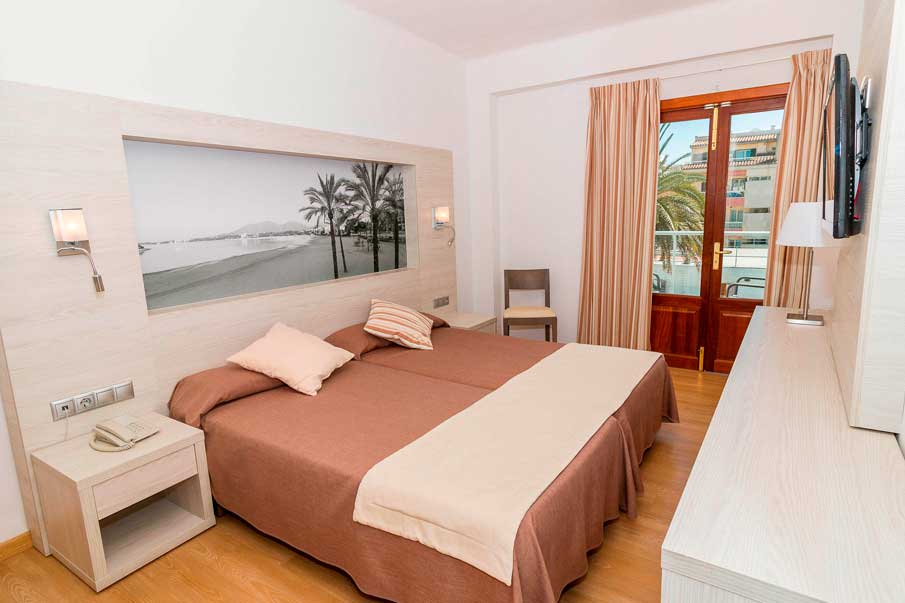 doppelzimmer mit Poolblick eix alcudia hotel mallorca