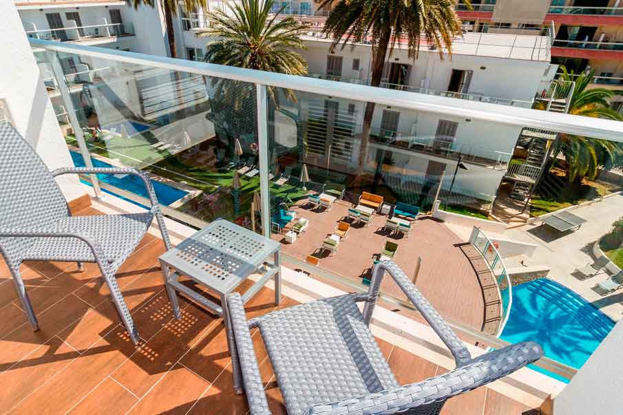 habitacion doble vista piscina vista terraza eix alcudia hotel