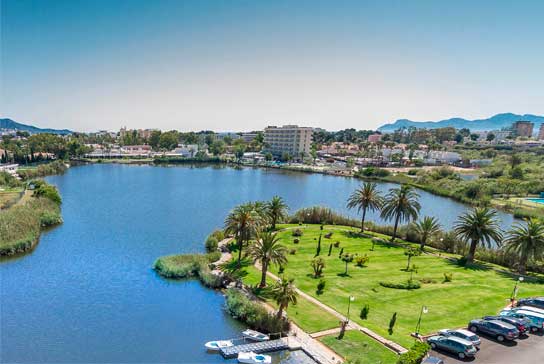 hotel entretenimiento eix lagotel holiday resort hotel entretenimiento eix lagotel holiday resort playa de muro
