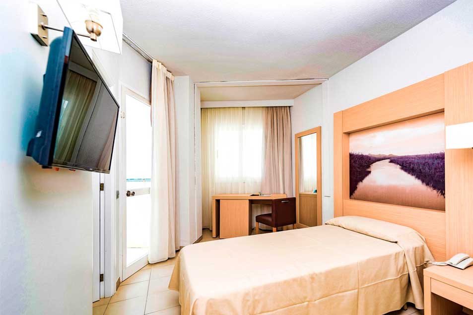 Single room eix lagotel holiday resort playa de muro