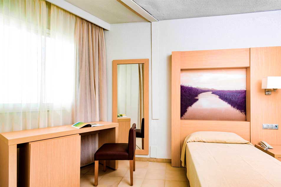 Single room eix lagotel holiday resort playa de muro