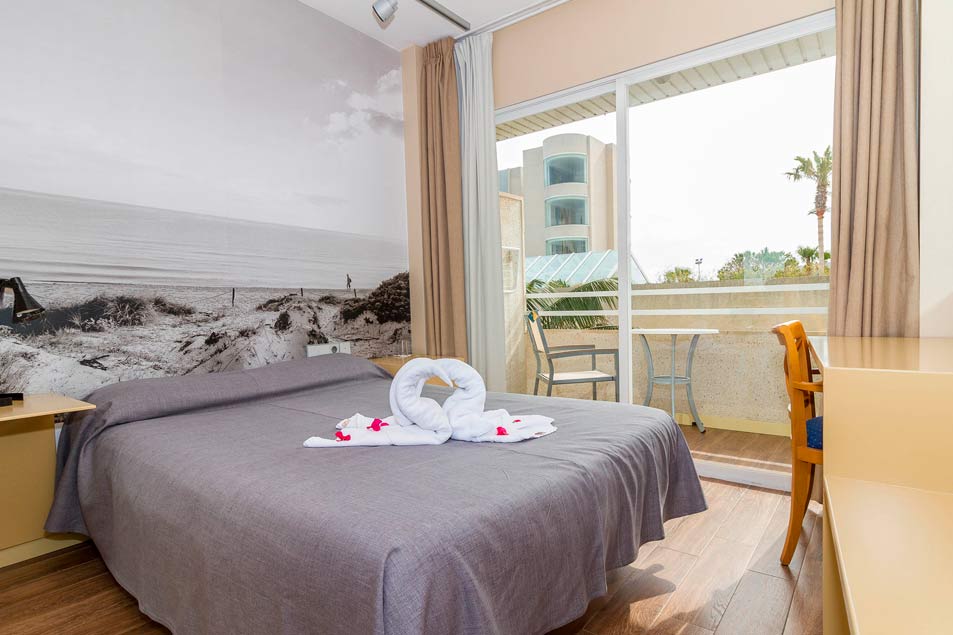 Single room eix platja daurada can picafort